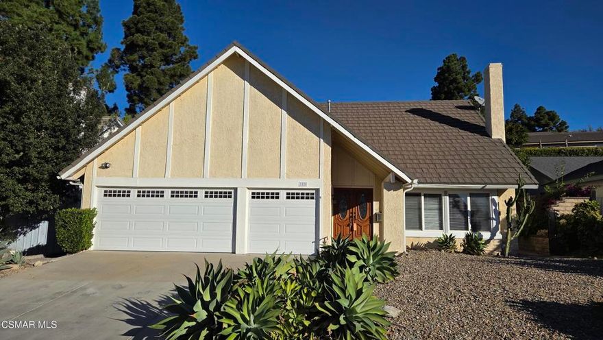 This freshly painted 4-bed, 3-bath cul-de-sac home is now available for rent and features new flooring throughout. The popular layout includes a full bedroom and bath on the main level, with the primary suite and two additional bedrooms upstairs.The living and dining areas are bright and open, complemented by vaulted ceilings and a fireplace. The kitchen connects to a spacious family room with views of the backyard. You'll also find indoor laundry and a three-car garage with a large storage loft.Outside, enjoy a private yard with a covered patio plus a second patio off the laundry area. Conveniently located near parks, dining, and shopping.