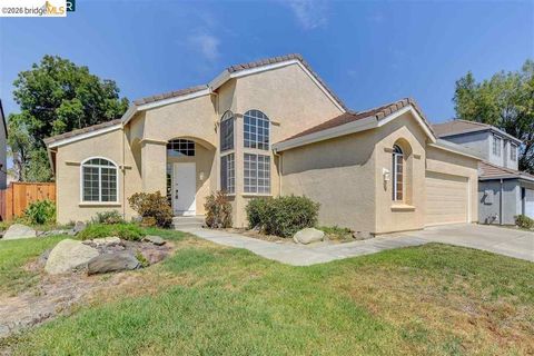 Photo of 2436 Pismo Court Ct, Discovery Bay, CA 94505 (MLS # 41127765)