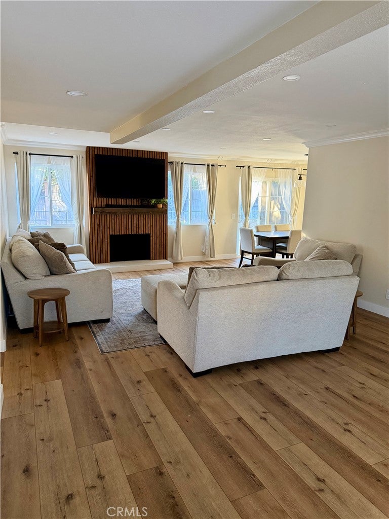 819 Vinemead