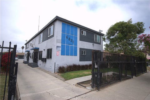 Photo of 6821 11th Avenue #1, Los Angeles, CA 90043 (MLS # SB26123375)