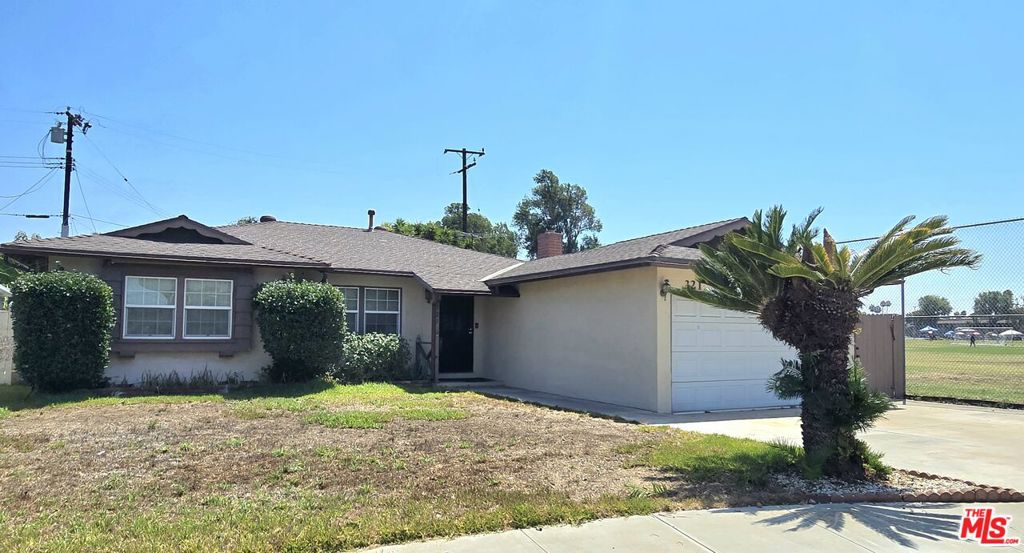 Great floorplan and template to finish this property with your own style! With 3 bedrooms and 2 bathrooms, this is a fantastic opportunity to own a single story home at the end of a cul-de-sac. Living room with fireplace, dining area, washer/dryer hookups, attached garage, and a spacious backyard. Some rooms with original hardwood floor under the carpet. With a little TLC, this property has a lot of possibilities! Close to grocery stores, restaurants, and the charm of Old Towne Orange. Easy access to major freeways. Come take a look!