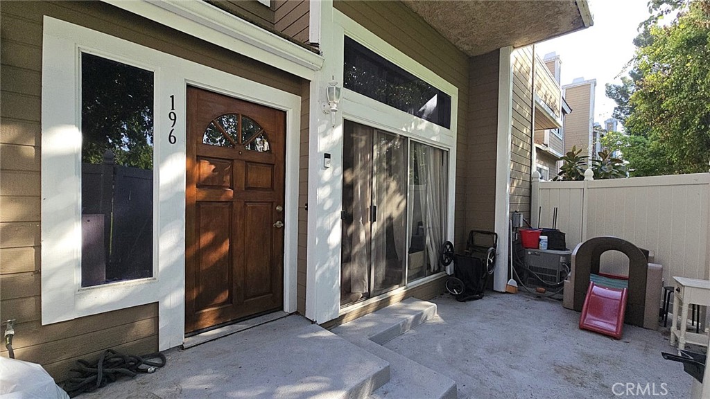 1921 Glenoaks Boulevard 196