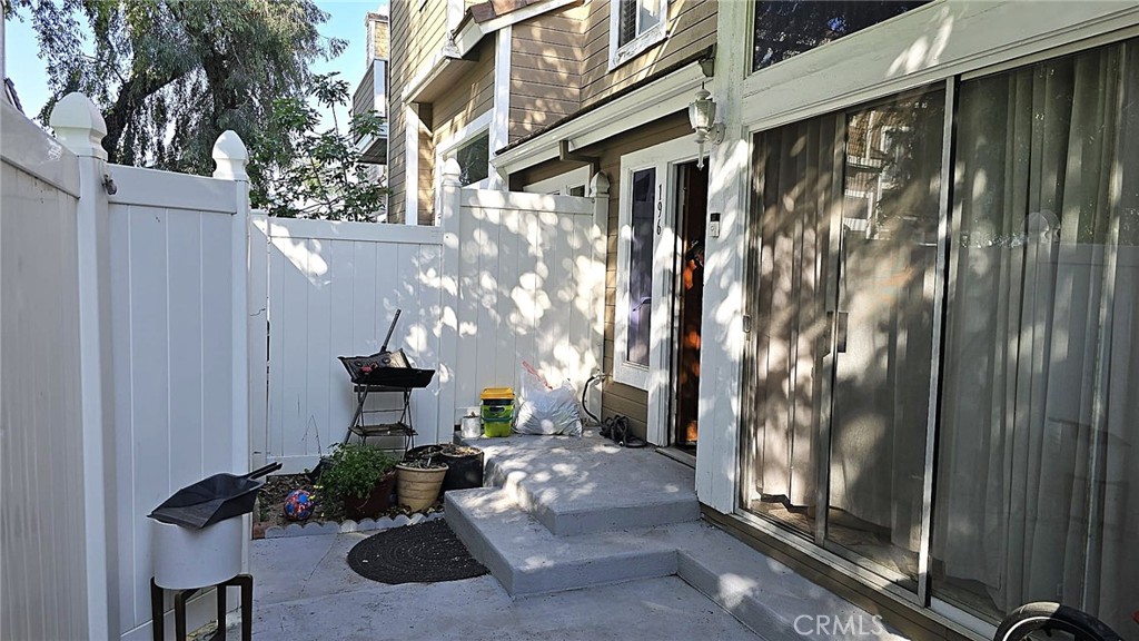 1921 Glenoaks Boulevard 196