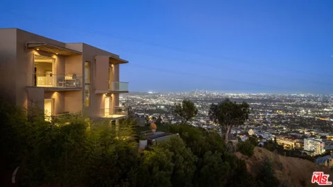1600 Viewmont Drive, Los Angeles, CA 90069 - MLS#: 25581661