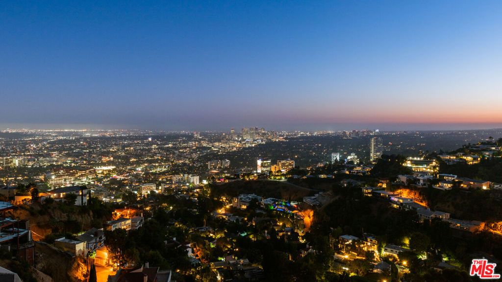 Photo of 1600 Viewmont Drive, Los Angeles, CA 90069 (MLS # 25581661)