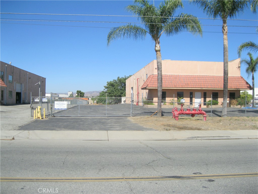 1262 S Santa Fe