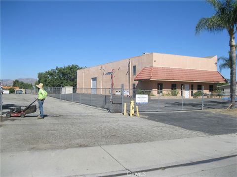 1262 S Santa Fe San Jacinto CA 92583