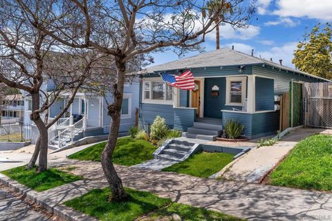 Photo of 418 W Ivy Street St, San Diego, CA 92101 (MLS # 260002029SD)