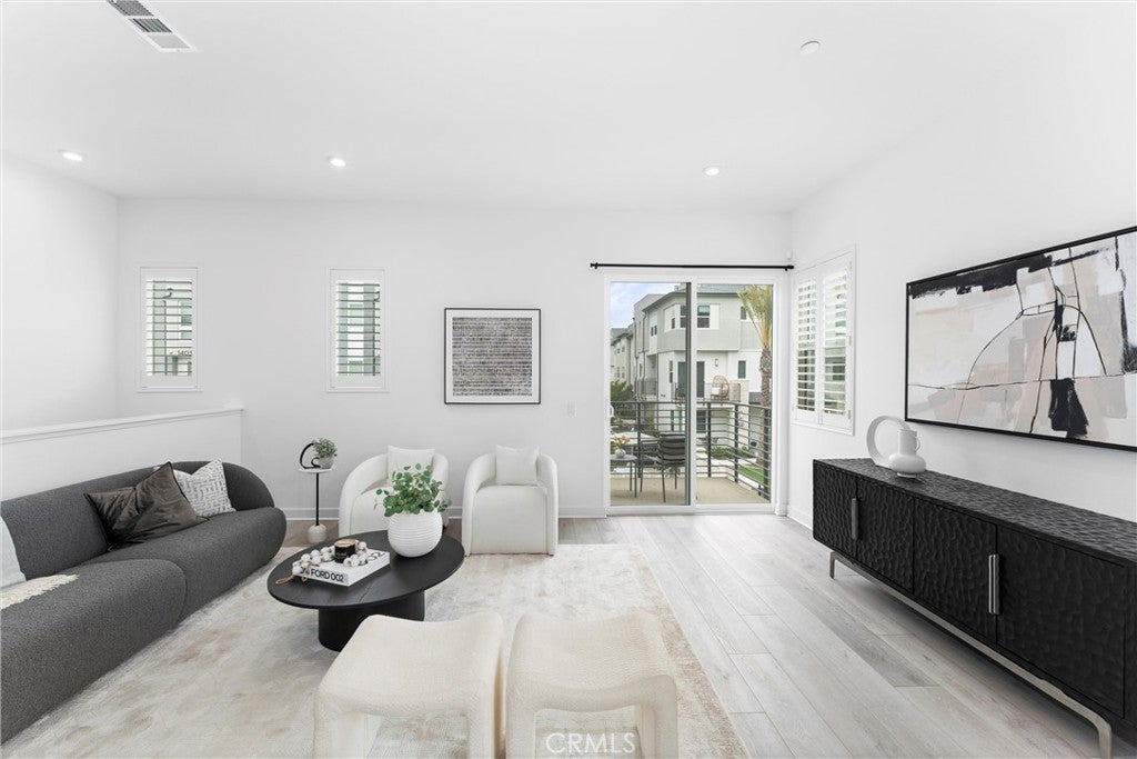 1323 W Cara Drive