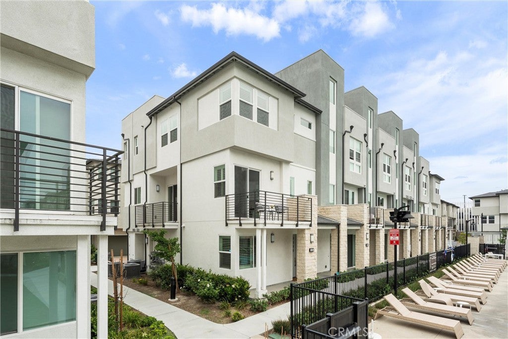 1323 W Cara Drive
