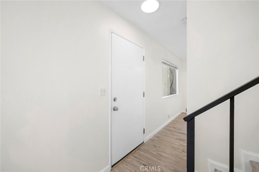 251 W Dryden Street 16