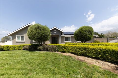 Photo of 35602 Carter Street, Yucaipa, CA 92399 (MLS # IV25101693)