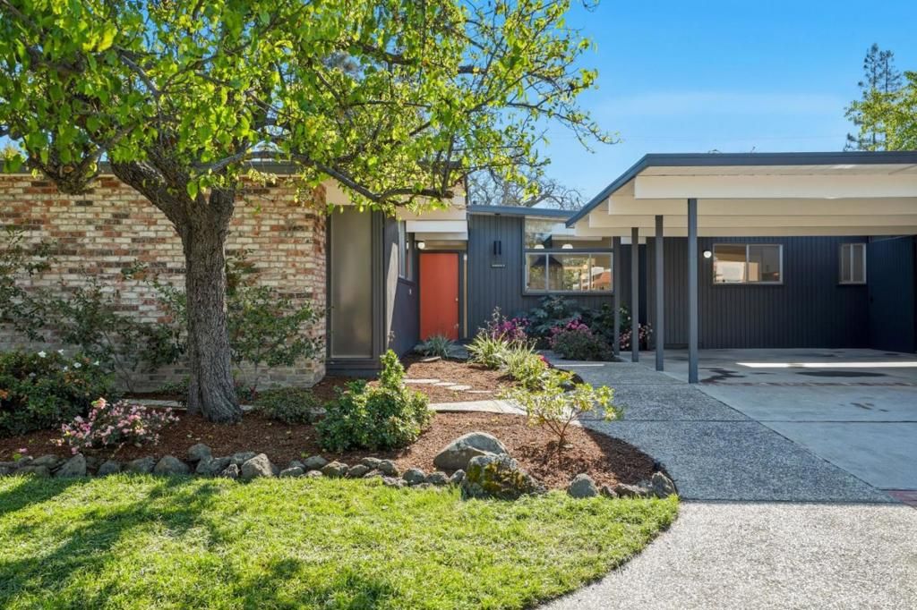 Photo of 3862 Mumford Place, Palo Alto, CA 94306 (MLS # ML82039174)