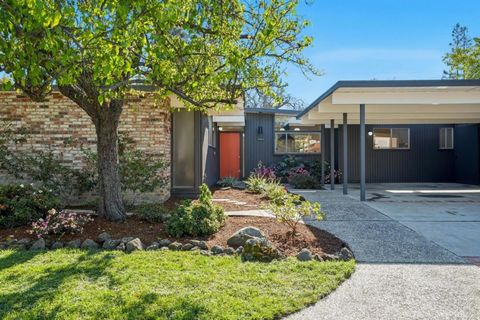 Photo of 3862 Mumford Place, Palo Alto, CA 94306 (MLS # ML82039174)