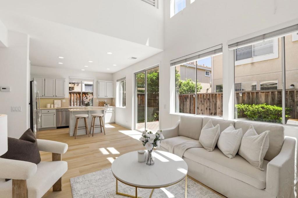 2568 Palmetta Palm Court