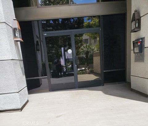 Photo of 5340 Yarmouth #205, Encino, CA 91316 (MLS # SB26120811)