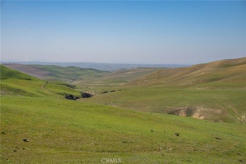 Photo of 3160 Gillis Canyon Road, Shandon, CA 93461 (MLS # NS22035038)