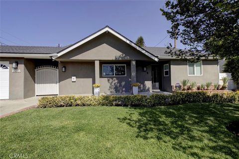 Photo of 10814 Encino AVE, Granada Hills, CA 91344 (MLS # GD26097068)