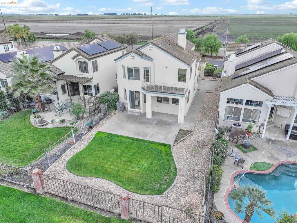 DISCOVERY BAY COUNTRY CLUB - Residential