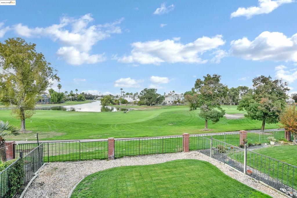 DISCOVERY BAY COUNTRY CLUB - Residential