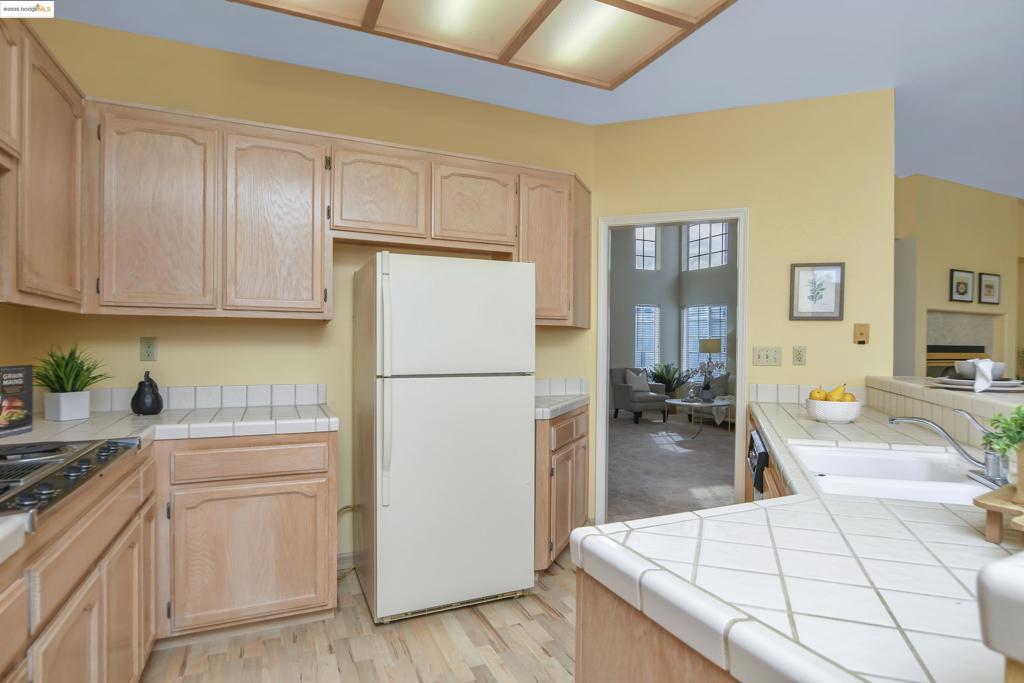 DISCOVERY BAY COUNTRY CLUB - Residential