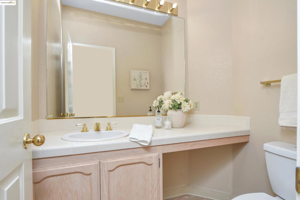 DISCOVERY BAY COUNTRY CLUB - Residential