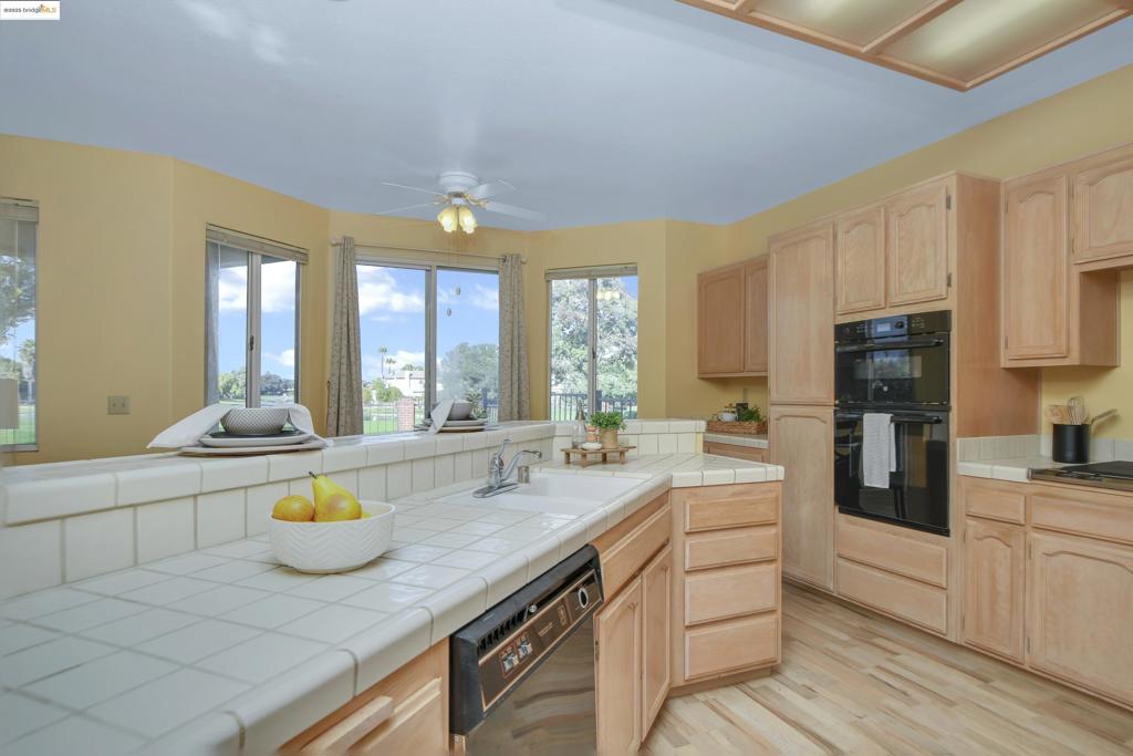 DISCOVERY BAY COUNTRY CLUB - Residential