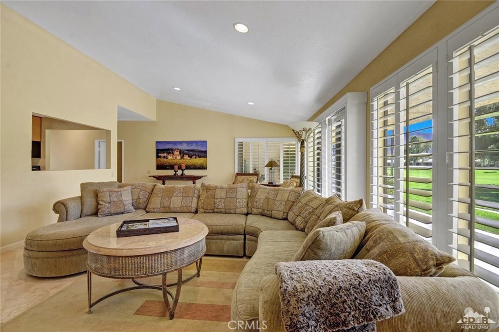 75577 Desert Horizons Drive