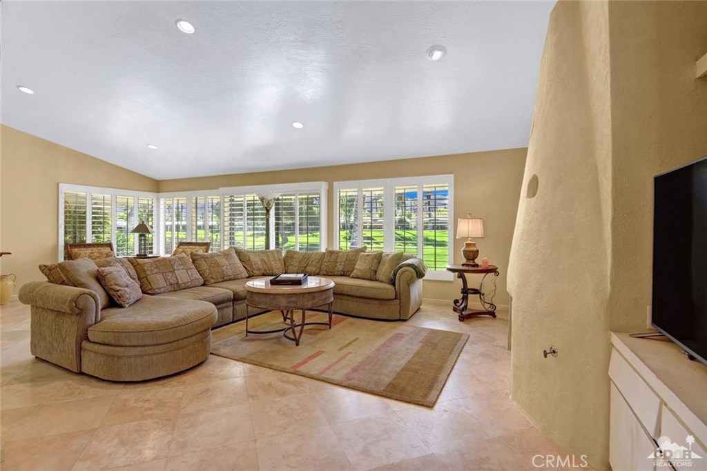 75577 Desert Horizons Drive