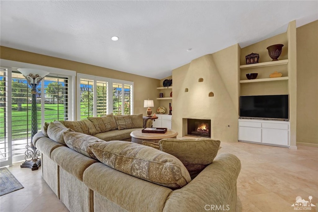 75577 Desert Horizons Drive