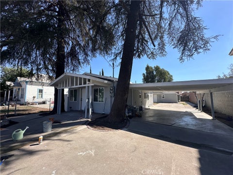 Photo of 1025 W 11th ST #1, San Bernardino, CA 92411 (MLS # IV26219987)