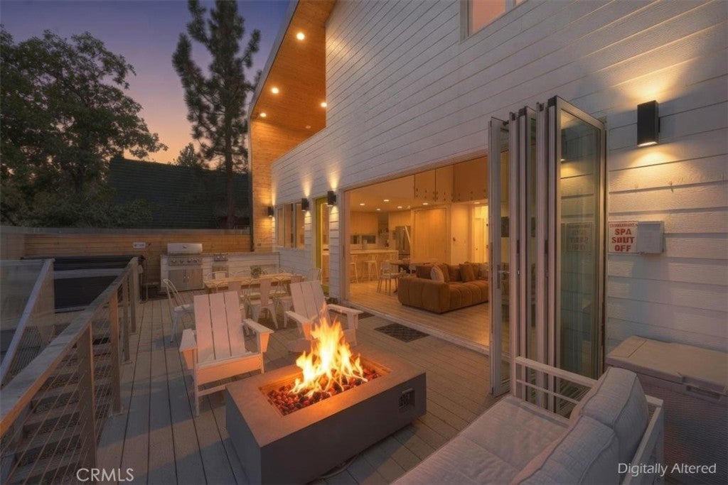 693 Villa Grove