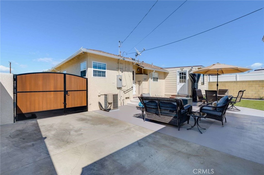 Lakewood Park/North of Del Amo (LND) - Residential