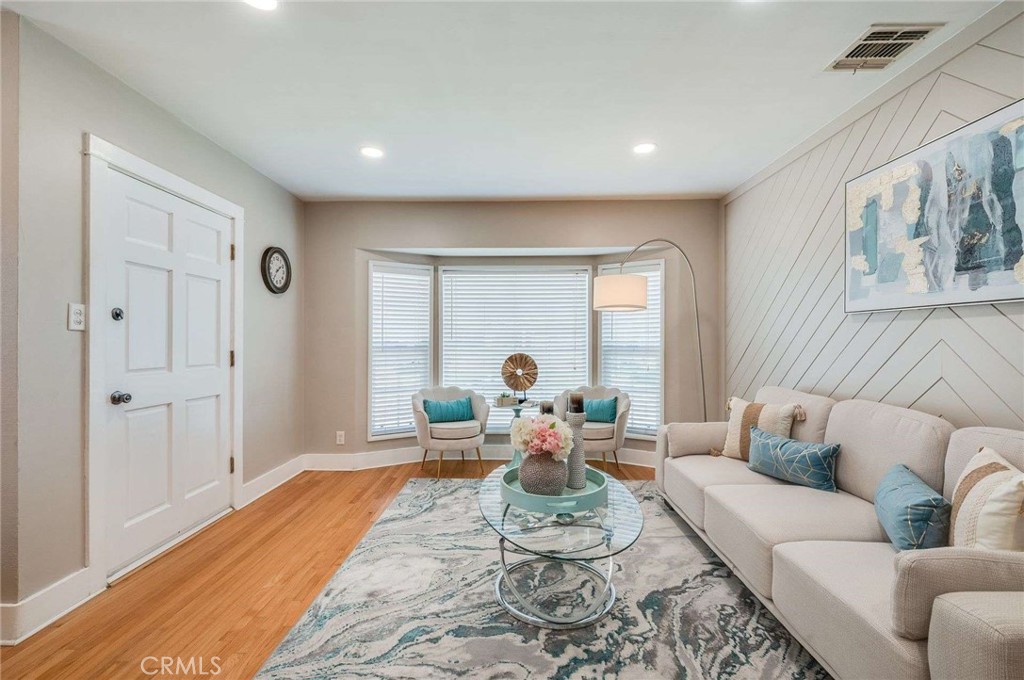 Lakewood Park/North of Del Amo (LND) - Residential
