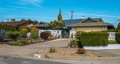 Photo of 909 N Cleveland St, Orange, CA 92867 (MLS # PW26068560)