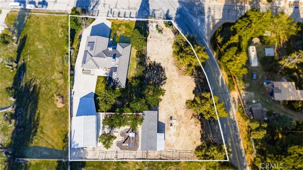 Photo of 903 Greenwood Ave, San Bernardino, CA 92407 (MLS # CV26063625)