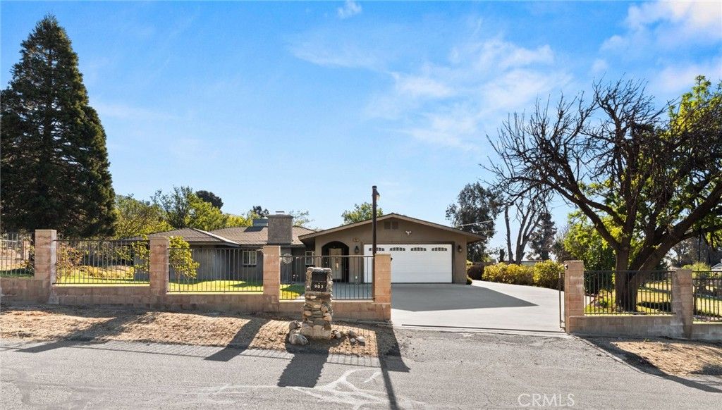 Photo of 903 Greenwood Ave, San Bernardino, CA 92407 (MLS # CV26063625)