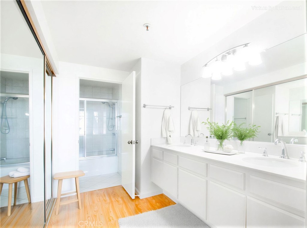 2559 Plaza Del Amo 205