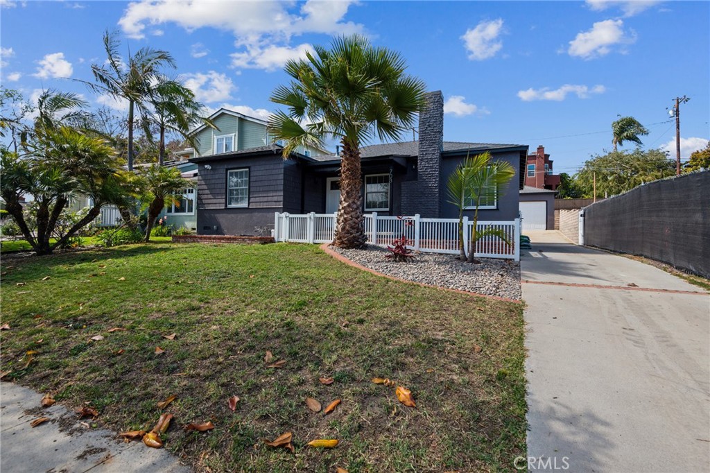 703 Avenue D