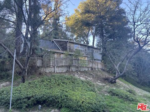 Photo of 14807 Round Valley Drive, Sherman Oaks, CA 91403 (MLS # 25604991)