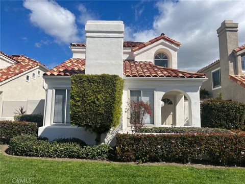 Photo of 70 Shearwater Pl, Newport Beach, CA 92660 (MLS # OC25272195)