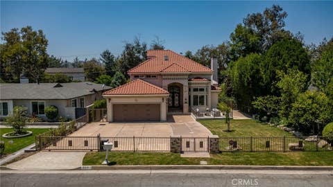 Photo of 4619 Daleridge Road, La Canada Flintridge, CA 91011 (MLS # GD26134367)
