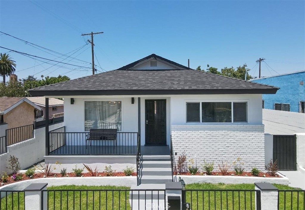 1839 W 35th Place