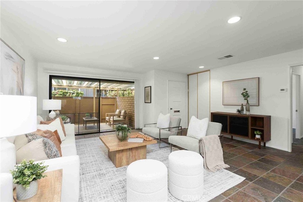 3095 N Via Serena B