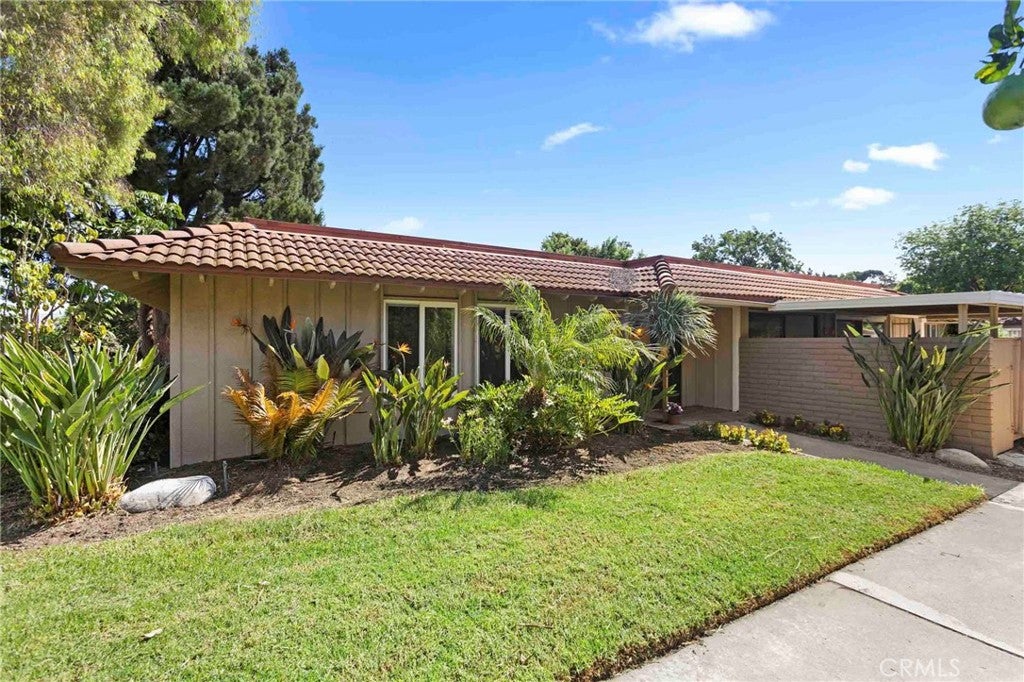 3095 N Via Serena B