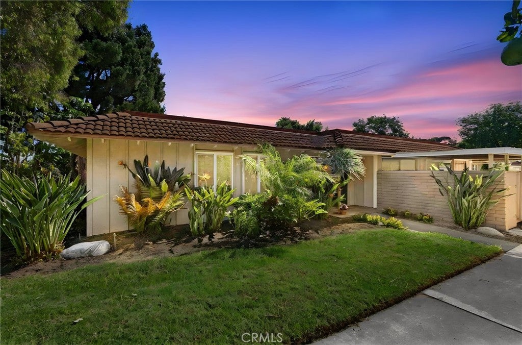 3095 N Via Serena B