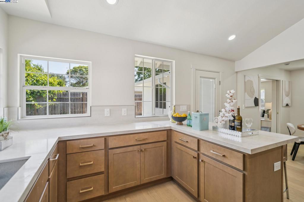GREGORY GARDENS - Residential