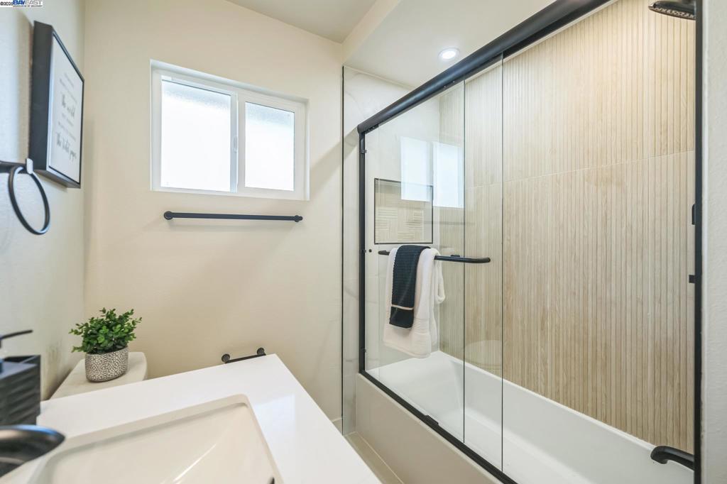 GREGORY GARDENS - Residential