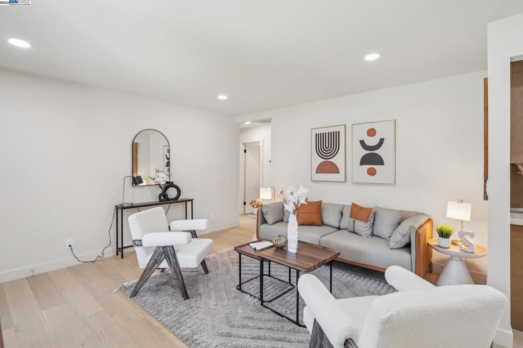 GREGORY GARDENS - Residential