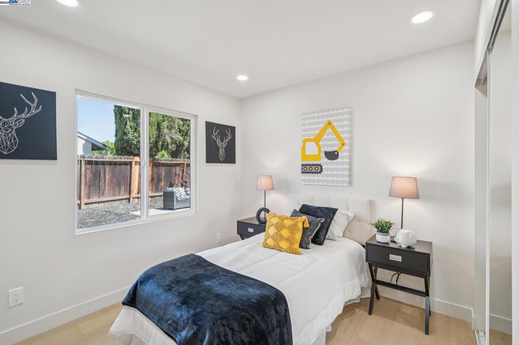 GREGORY GARDENS - Residential